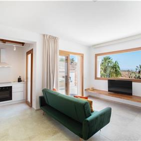 3 bedroom villa with pool near Castellamarre del Golfo, sleeps 5